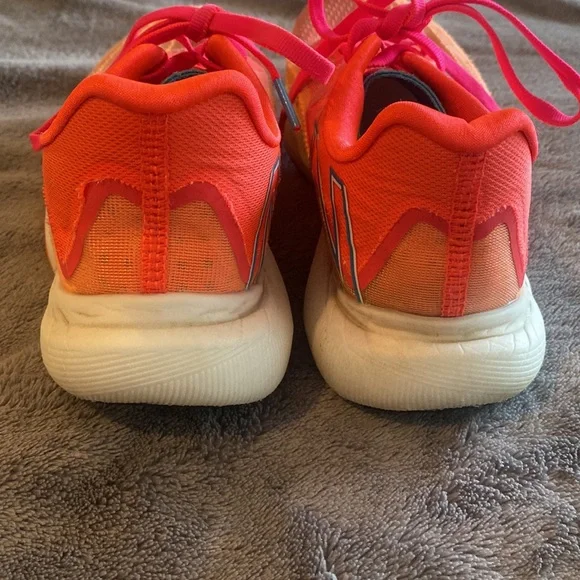 New Balance Fuel Cell Rebel - Picture 4 of 5